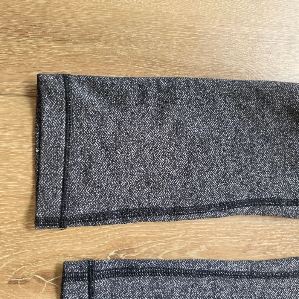 Wunder Under Crop III Heathered Herringbone Size 4